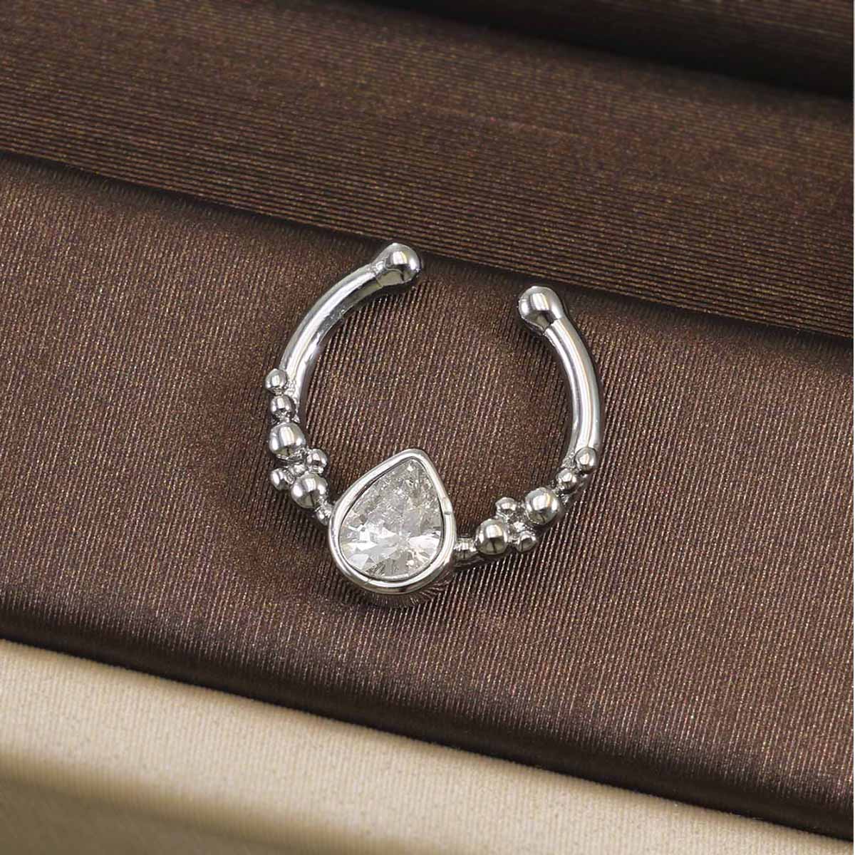 แหวนคลิกเกอร์สำหรับเจาะจมูก ทำ - Body Jewelry Septum บทวิจารณ์และราคา