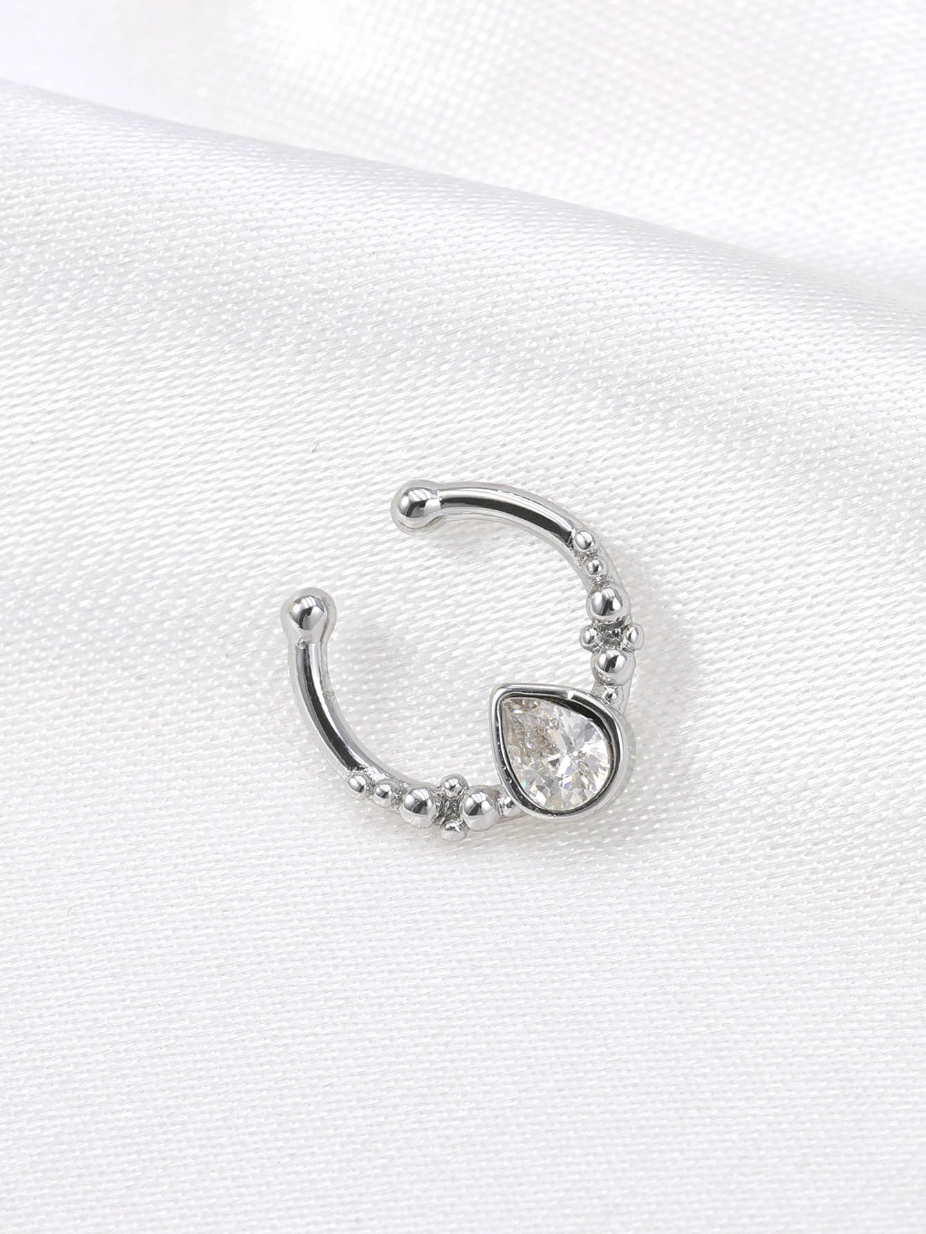 แหวนจมูกปลอมรูปเกือกม้าทำจากสเ - Body Jewelry Septum บทวิจารณ์และราคา
